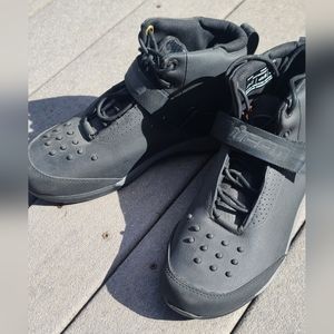 Icon Super Duty 5 motorcycle boots